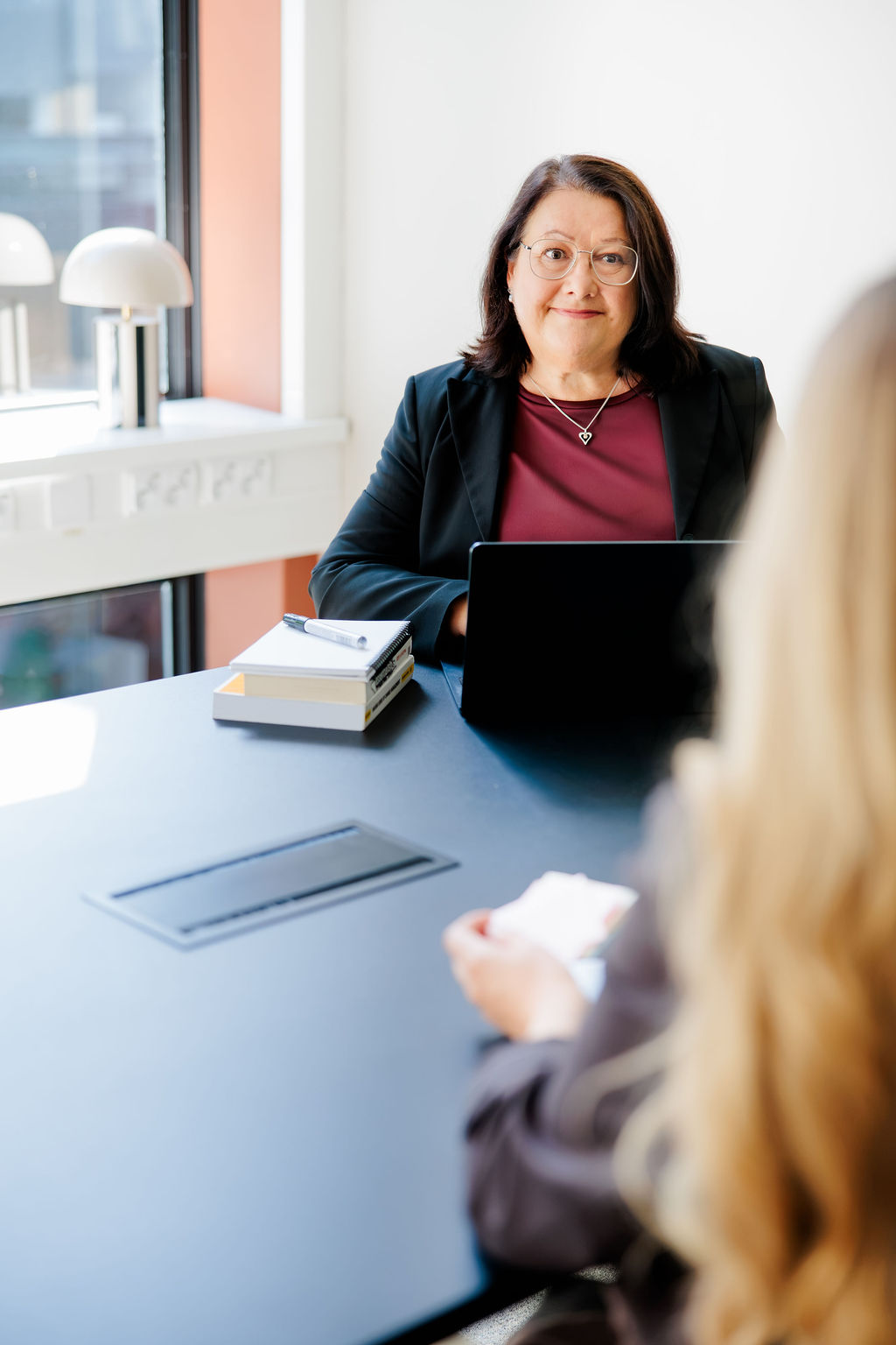 Kati Lanu keskustelutilanteessa